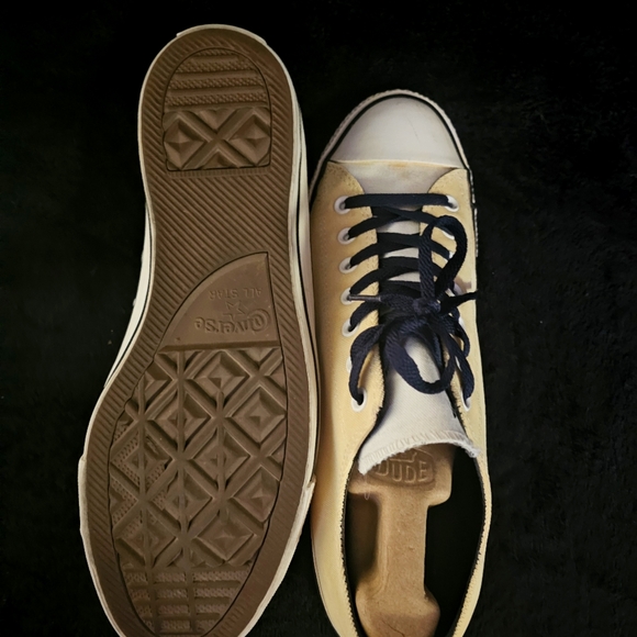 Convers Chuck Taylors - Picture 3 of 5